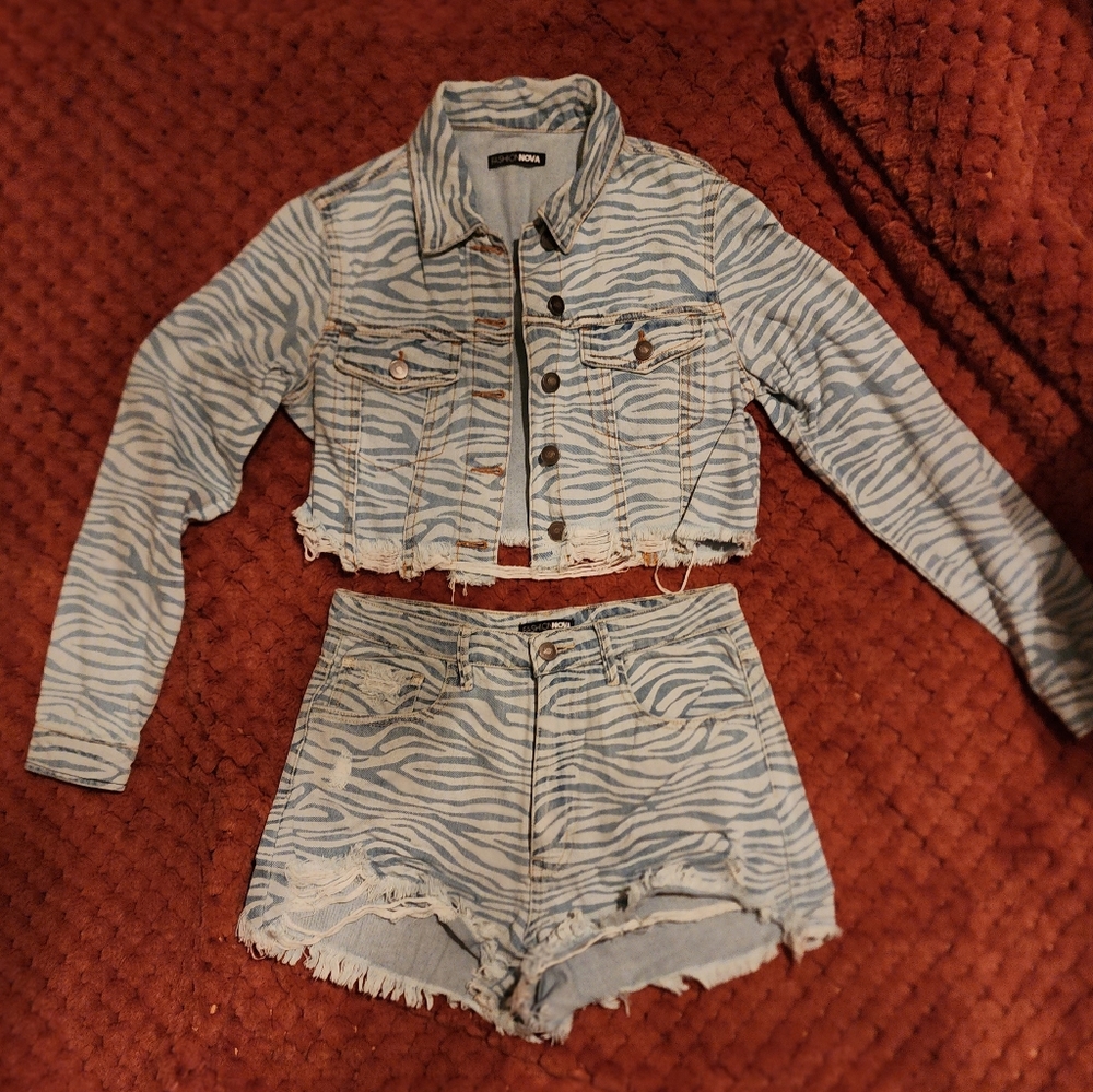 Shorts and crop ro jacket